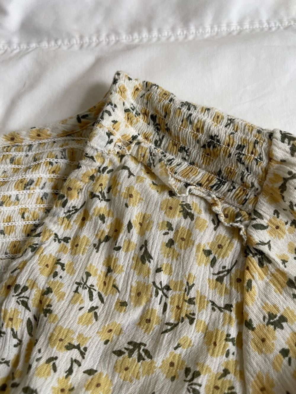Abercrombie & Fitch Cream Floral Smocked Crop Blouse Yellow Green Cottagecore - Picture 12 of 12